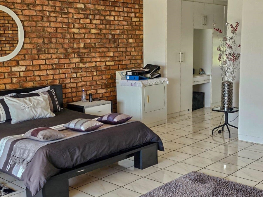 3 Bedroom Property for Sale in Oranjeville Free State